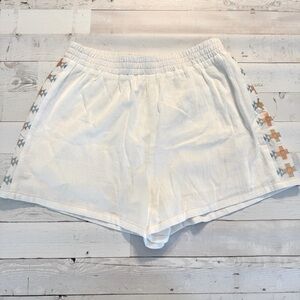 Hem & Thread White Lined Shorts with Embroidered Design Down Side Sz Med